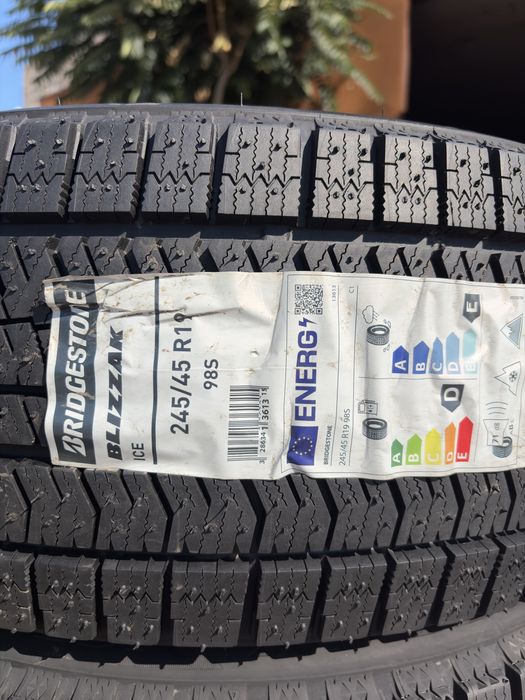 245/45 R19 Bridgestone Blizzak Ice. Шины зимние новые!