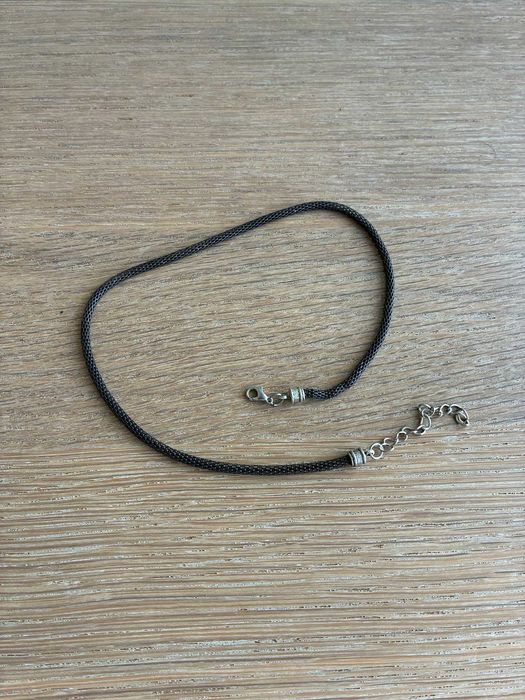 Pulseira preta de enrolar / gargantilha