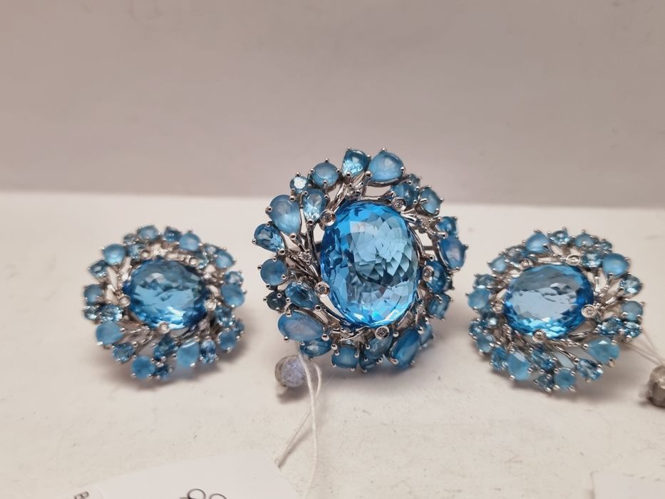 Золотой гарнитур с аквамаринами