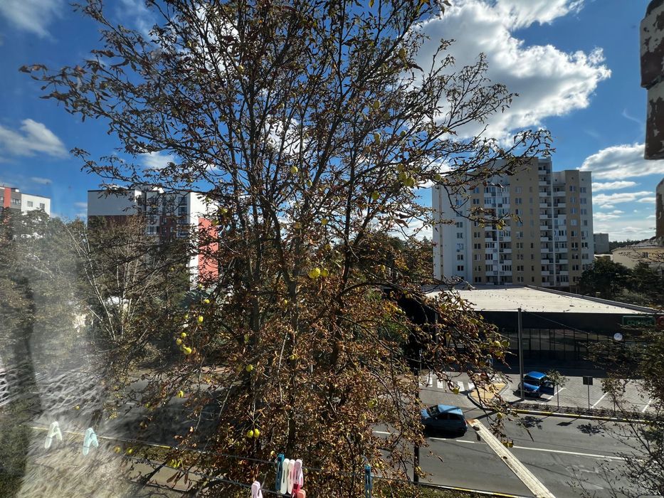 1 КІМ «гостинка», стан житловий, відмінна локація.