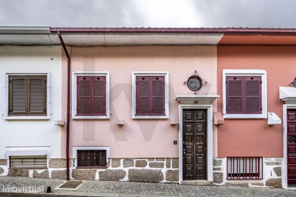 Arrendamento — Moradia T3+1 mobilada e com grande terraço no Jardim Mo