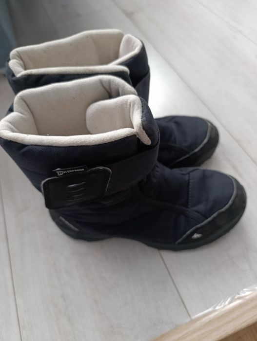 Śniegowce Decathlon czarne długość wkładki 24 cm.