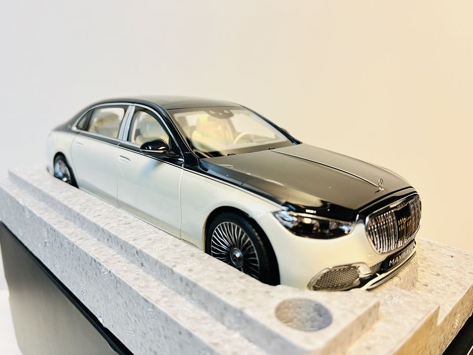 Mercedes-Benz Maybach X223 kolor czerno-biały Norev 1/18 full open