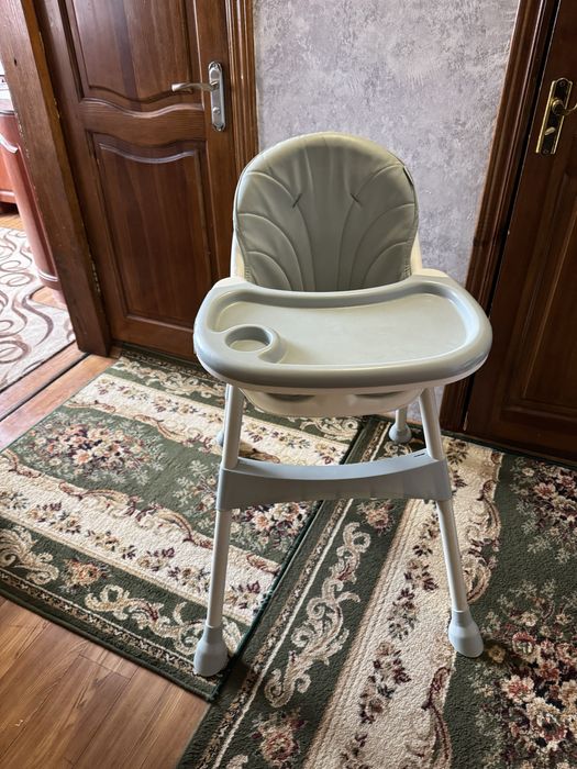 Стільчик для годування