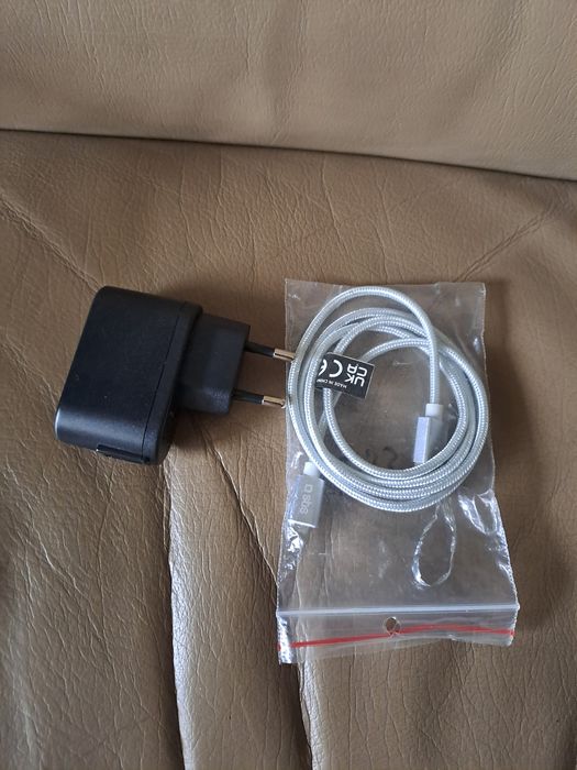 Fajny sprawny telefon Nokia 625 + zasilacz Hama,Nowy kabel USB.
