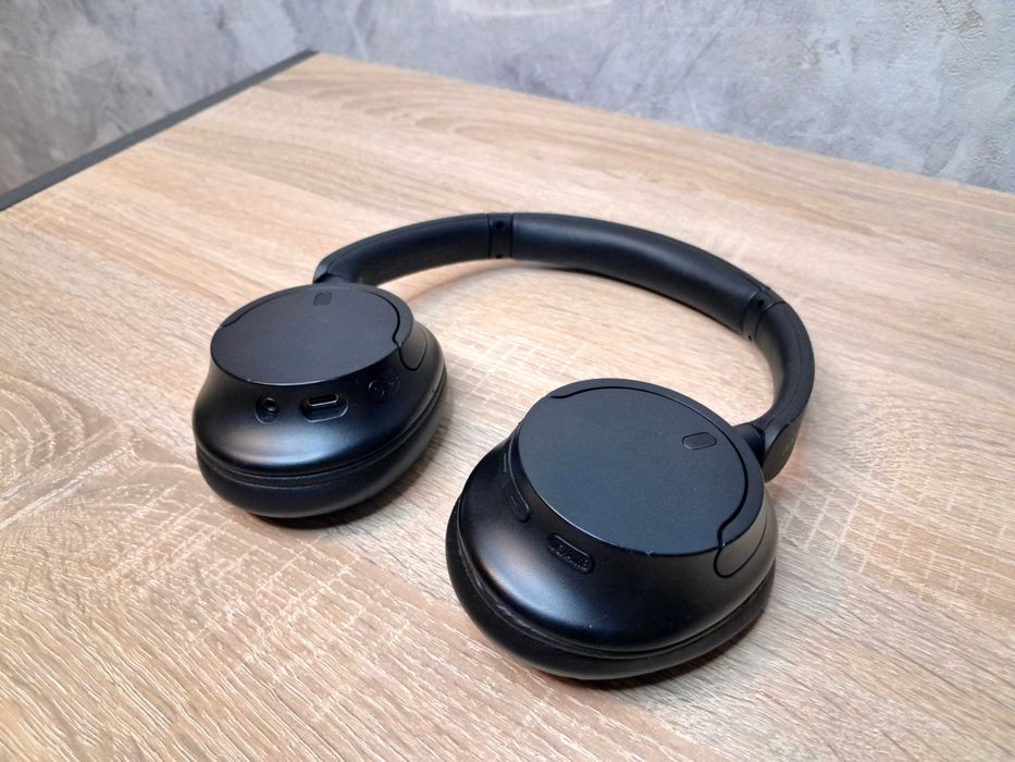 Бездротові навушники Sony WH-CH720N Black