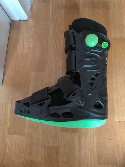 Sprzedam but ortopedyczny