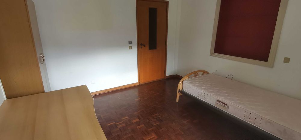Quarto, nos Olivais