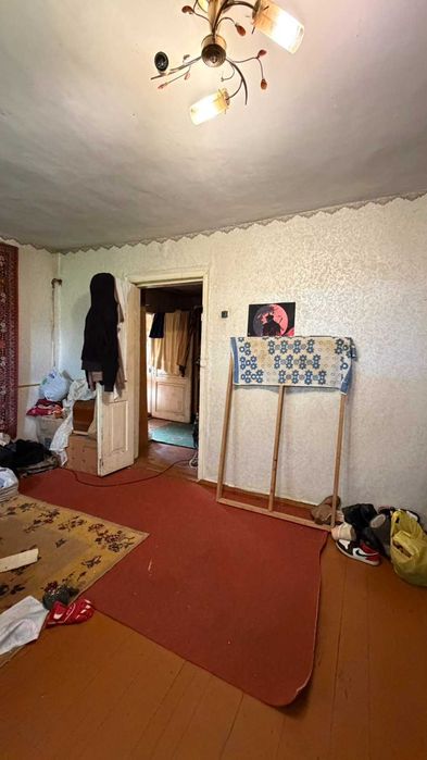 Продам крепкий дом в центре с. Буды (ул. Сковороды)