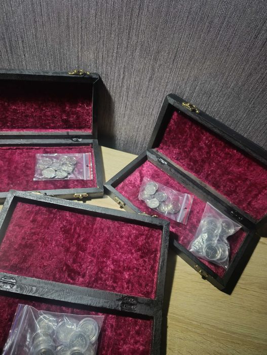 Монети шкатулки для монет .