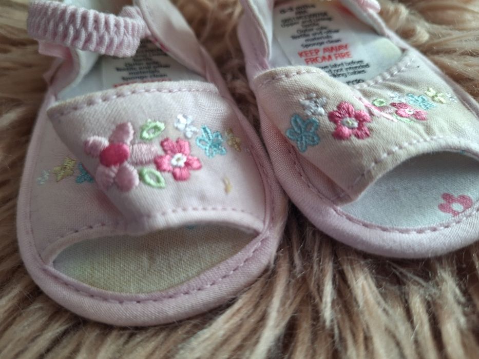 Buciki niemowlęce niechodki