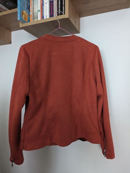 Ceglano czerwona lekką kurteczka ramoneska r.N