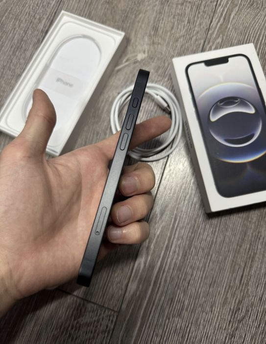 iPhone 16e 128gb новий