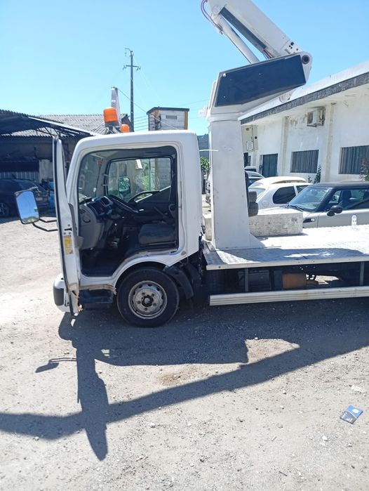Nissan cabstar Naquel de grua elevatória