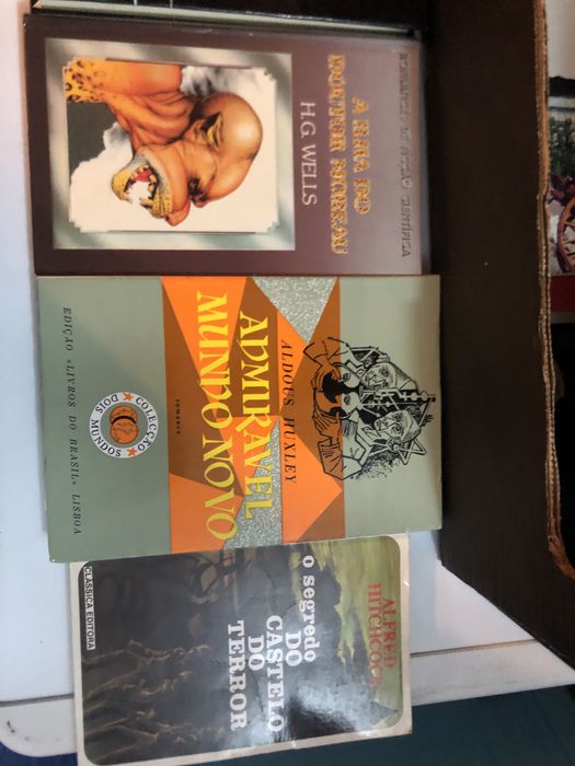 Vários Livros Antigos