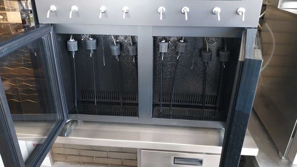 Dystrybutor do wina, nalewak do wina, chłodniczy automat na 8 butelek
