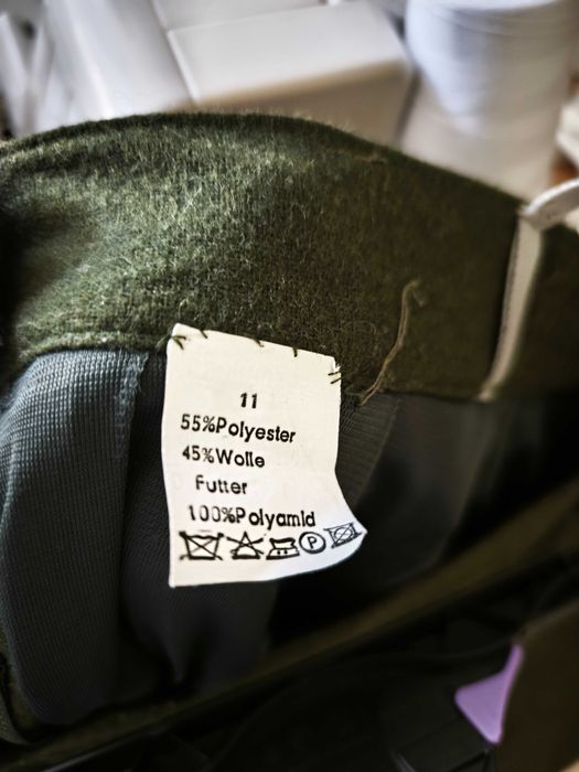 Długa, kobieca spódnica z domieszką wełny