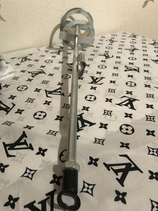 Венчик с резьбой для миксера сухих смесей  М 14 600 120 новый