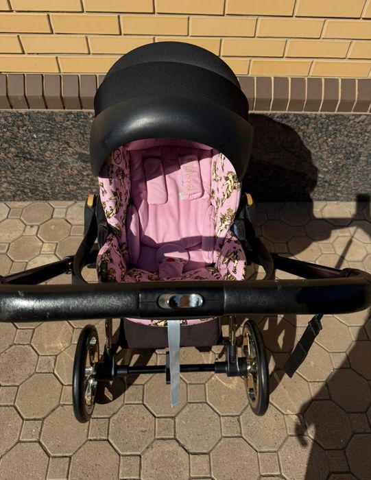 Продаю коляску Cybex Priam из лимитированной коллекции Jeremy Scott Cherubs Pink