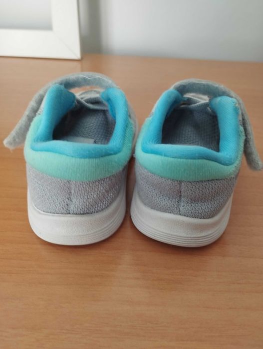 Tenis Nike 19,5 bebe menina