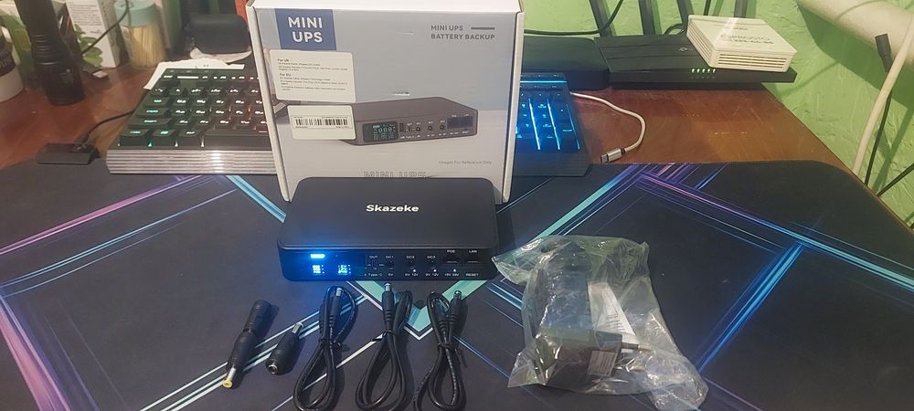 Skazeke Міні UPS 18000mAh.