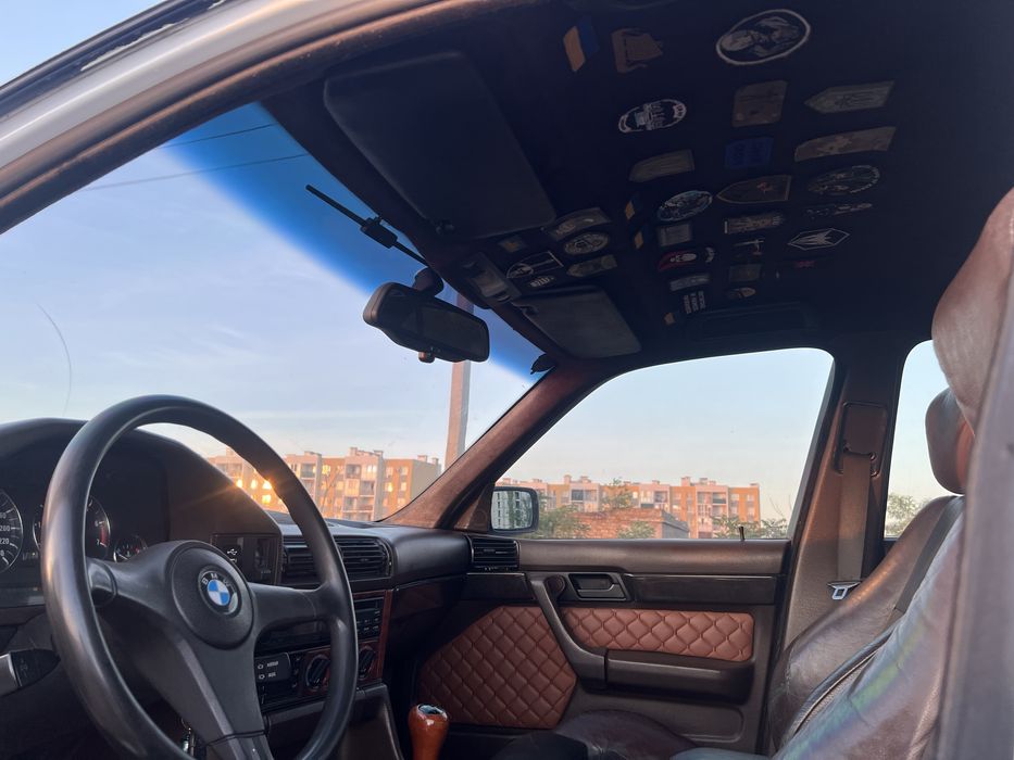 BMW e34.