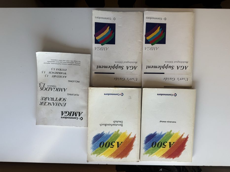 Commodore Amiga – instrukcje A500 + Amiga Supplement + AmigaDOS 1.3