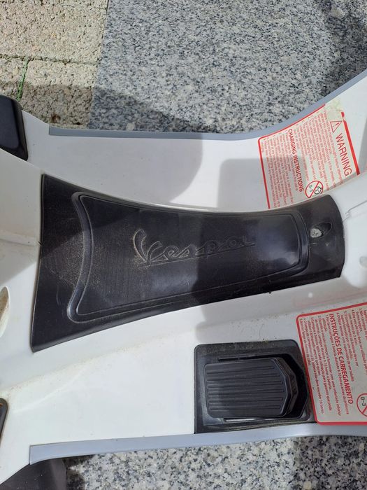 Vespa Eléctrica Criança