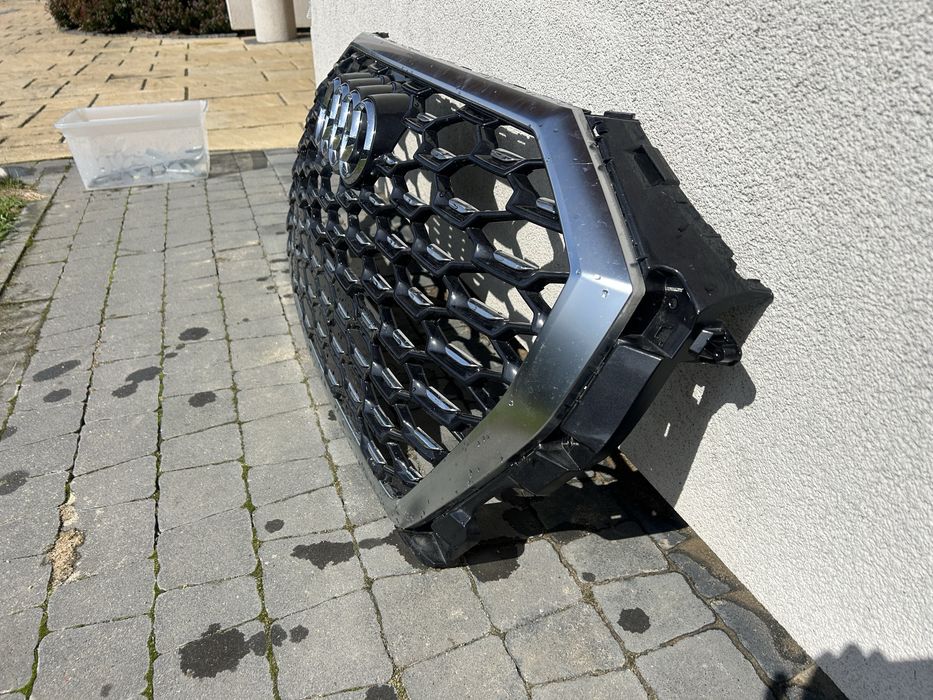 Grill chrom typu audi q3 83A.