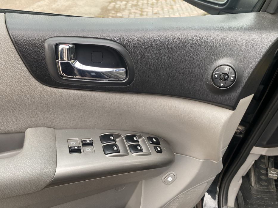 KIA Carnival 2012