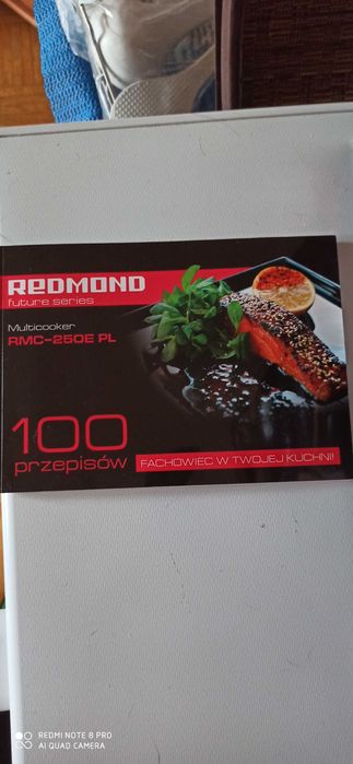 Multicooker RMC-250E REDMOND z funkcją MASTERCHIEF i 100 przepisami