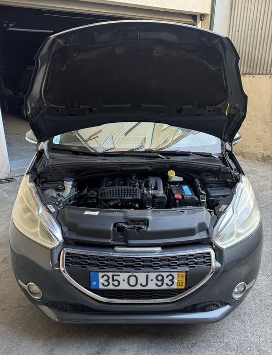 Peugeot 208 1.2 VTi 82cv Gasolina - 160milkm - Nacional