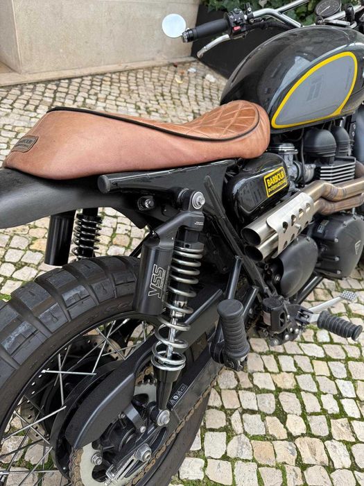 Triumph Scrambler 900 Barbour by Unik