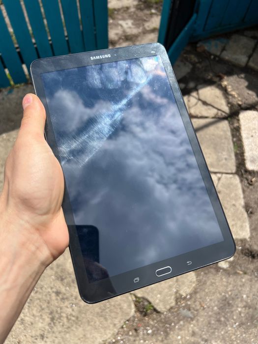 Samsung galaxy tab E 3G в робочому стані