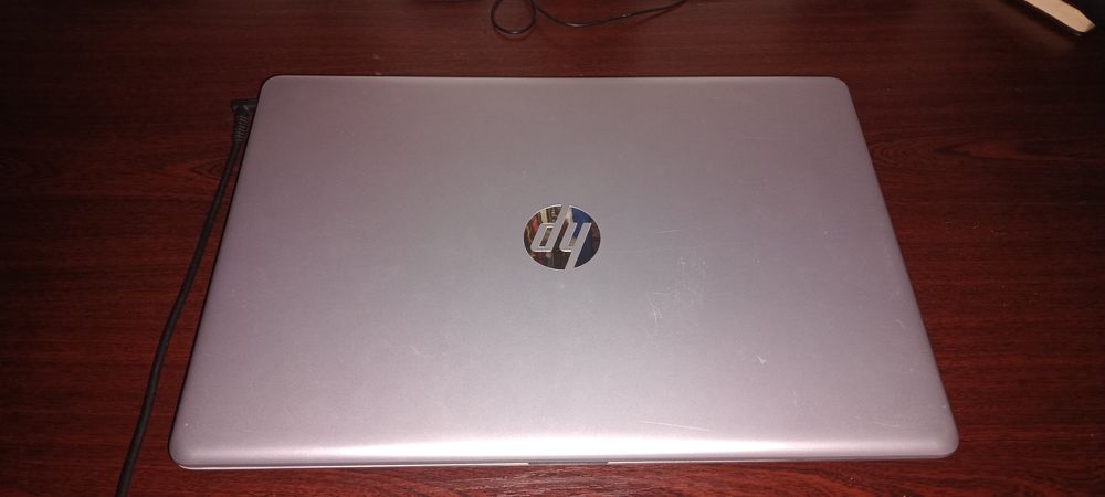 Ноутбук HP 17-bs. Intel Core і3-6006U. Відеокарта Radeon R5 M330 2 Gb. SSD 256 Gb. Екран  HD+