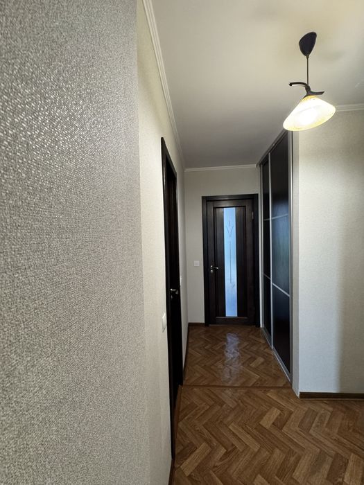 Продам велику та сонячну 2 кімнатну квартиру