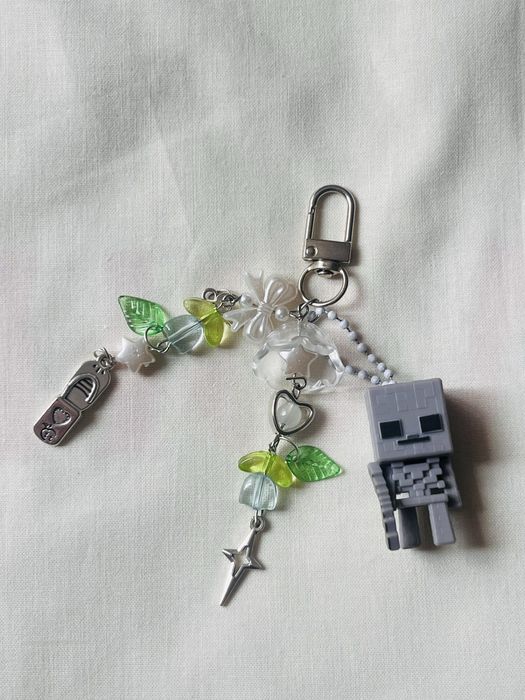 Брелок з іграшкою Kinder Joy