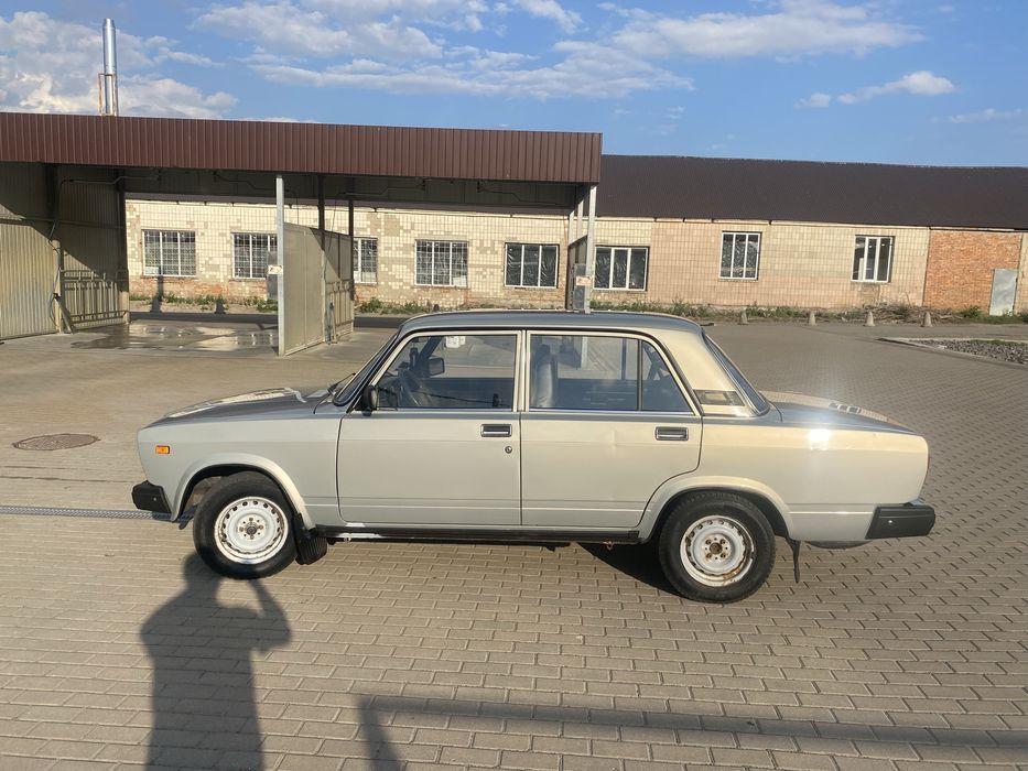 Автомобіль ВАЗ 2107
