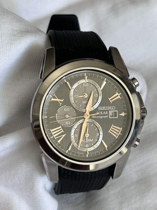 годинник Seiko Solar chronograph