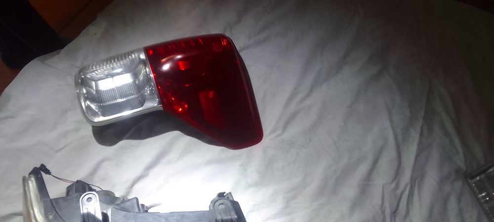 Продам стопи Toyota Tundra 2007-2013
