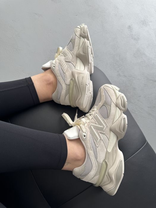 New Balance 9060 Light Beige жіночі кросівки ню беланс 9060 бежеві