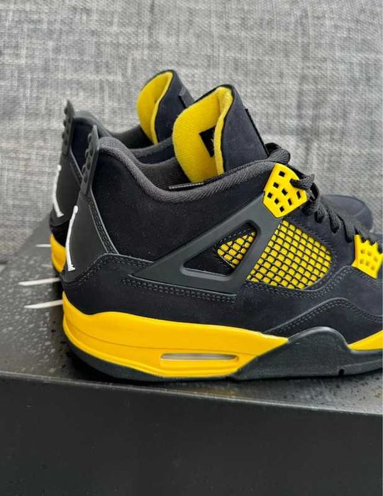 Jordan 4 Retro Thunder R.41
