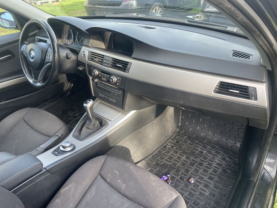 Deska rozdzielcza konsola pod Navi airbag BMW E90 E91 E92 E93