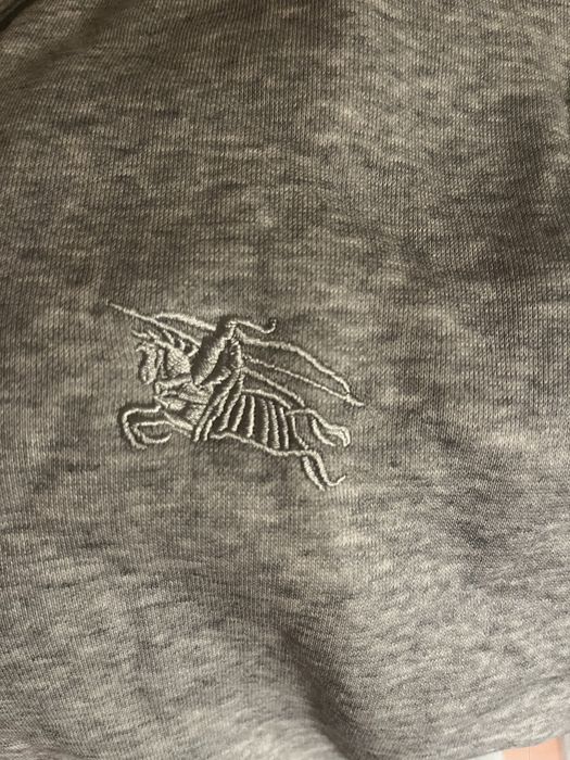 Casaco burberry.