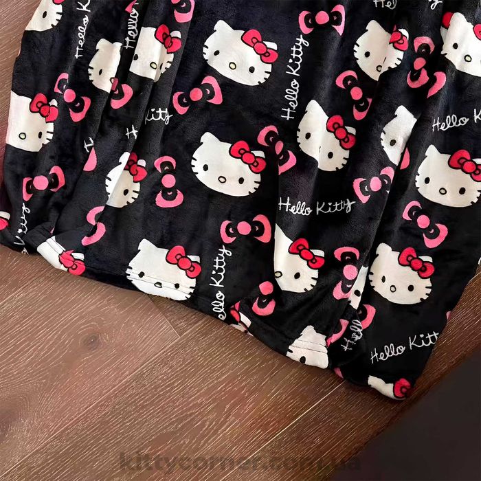 Плюшева жіноча піжамна кофта Hello Kitty піжама хелоу кіті для дівчини