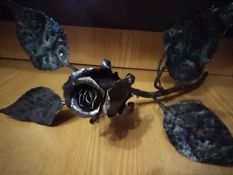 Железная кованая роза