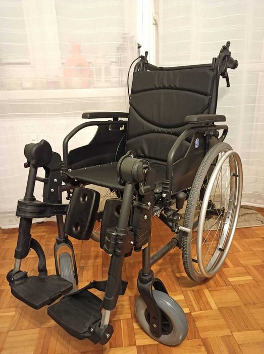 Wózek inwalidzki Vermeiren D200 30