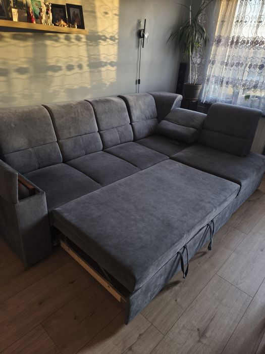 Narożnik z skrzynia na pościele