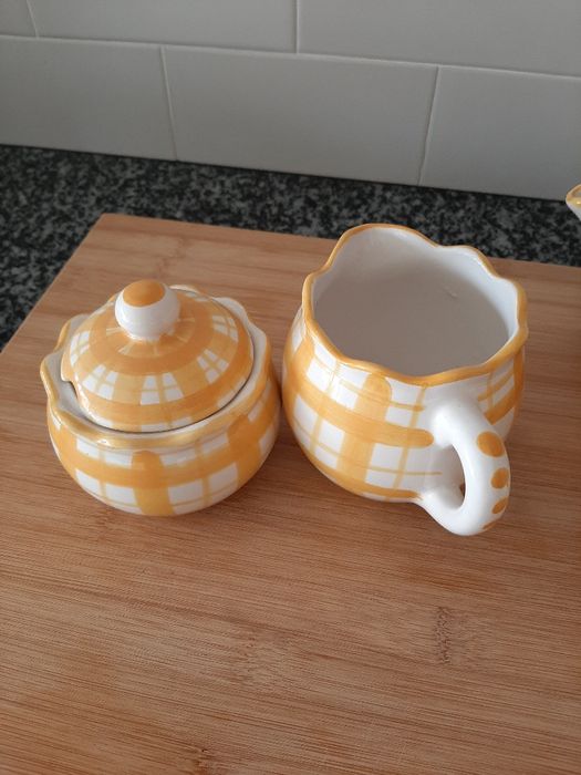 Serviço de chá em cerâmica