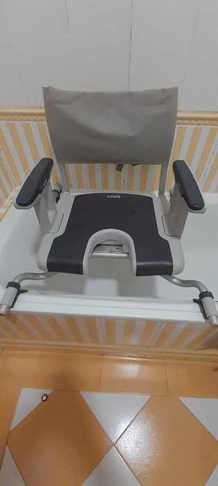 Cadeira de Banho Giratória Aquatec Sorrento